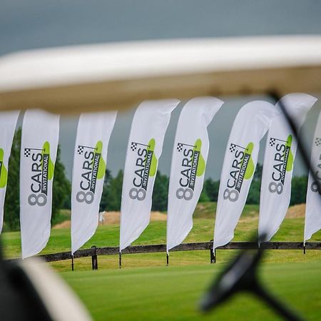 Golf Apartament W Sobieniach Sobienie Jeziory Luaran gambar