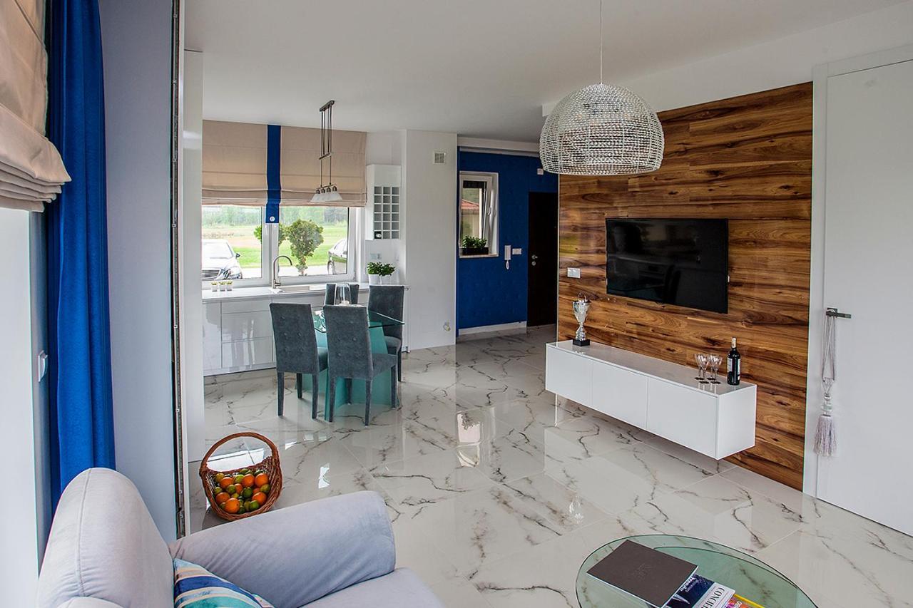 Golf Apartament W Sobieniach Sobienie Jeziory Luaran gambar