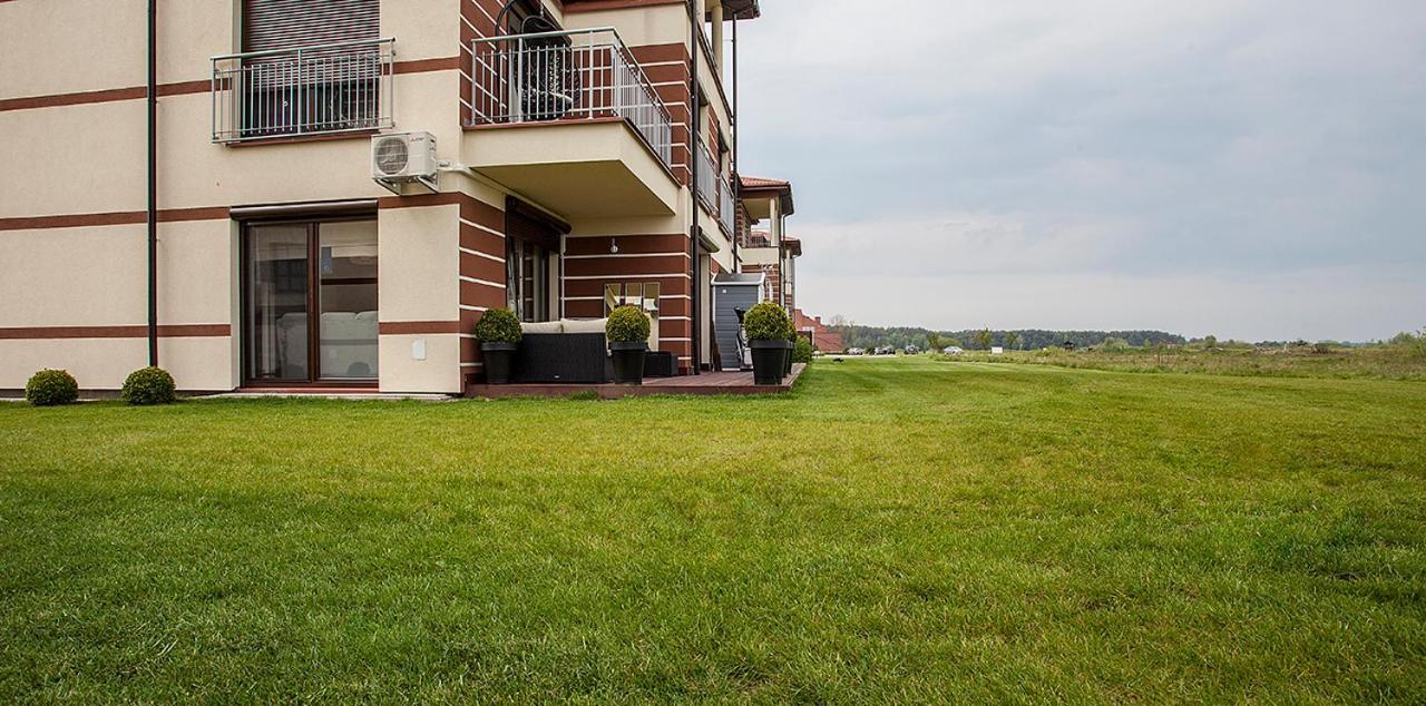 Golf Apartament W Sobieniach Sobienie Jeziory Luaran gambar