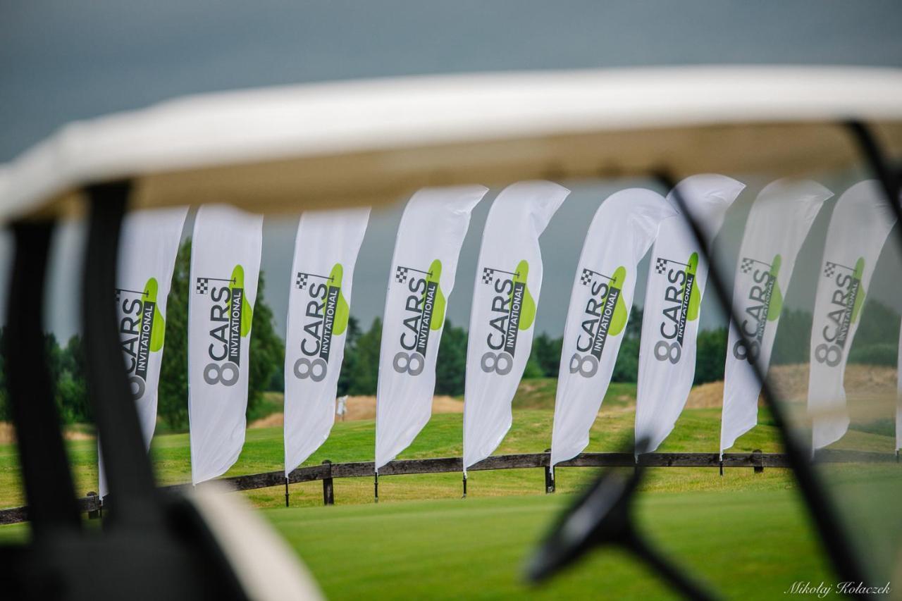 Golf Apartament W Sobieniach Sobienie Jeziory Luaran gambar