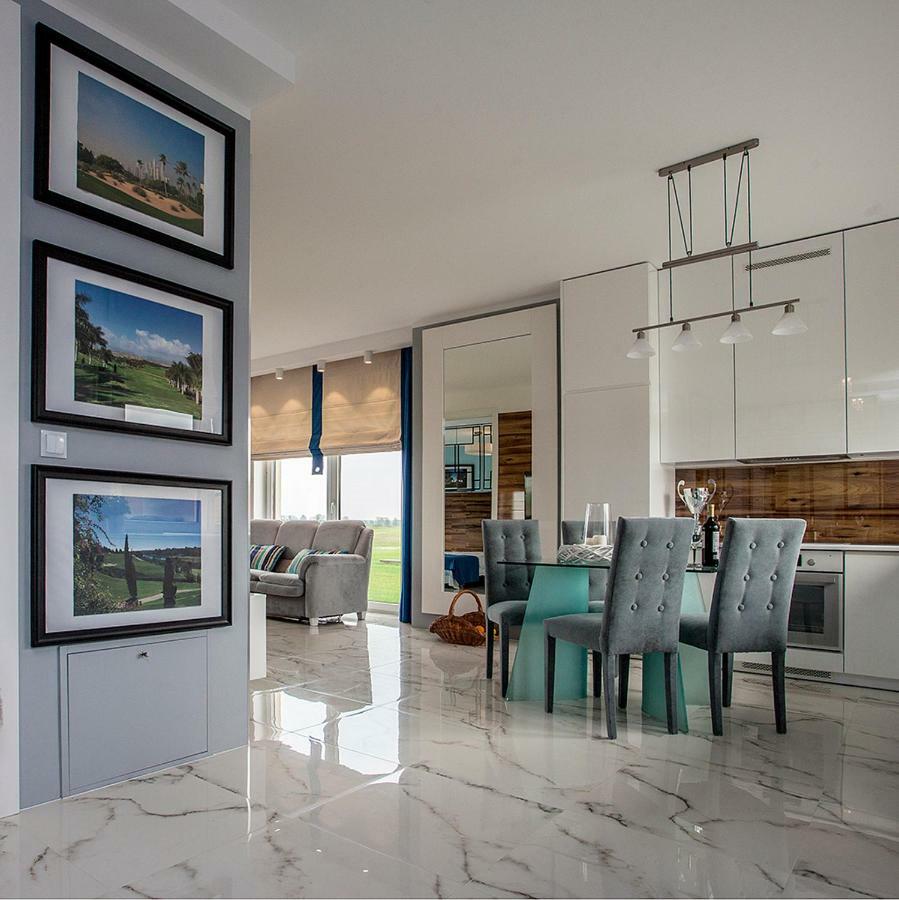 Golf Apartament W Sobieniach Sobienie Jeziory Luaran gambar